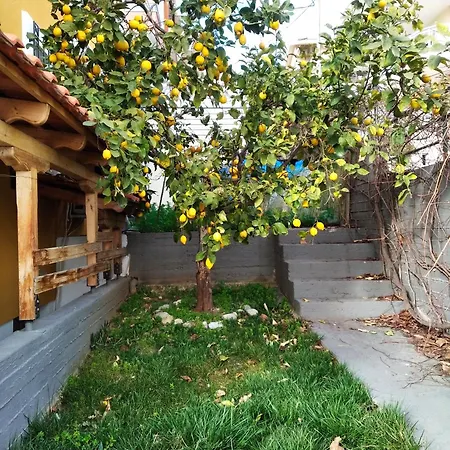 Апартамент Garden Кавала